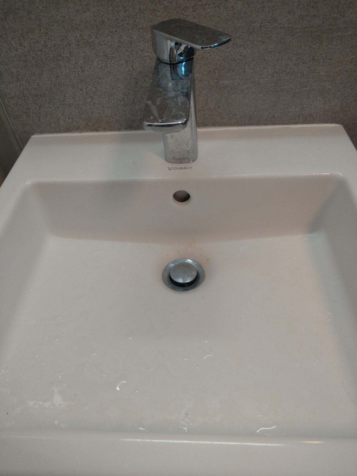Lavabo Reinigung Vorher